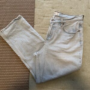 Abercrombie and Fitch Mid Rise 90’s straight Curve Love jeans